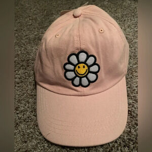 Smiley Daisy hat - NWT- pink one size